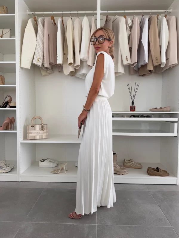 Evelyn | Women's Elegant Two-Piece Set, Flowing Top and Pleated Trousers Occasion Outfit