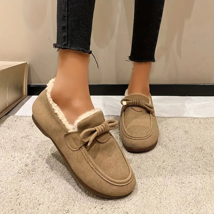 CozyBow – Orthopedic Moccasin with Feminine Charm